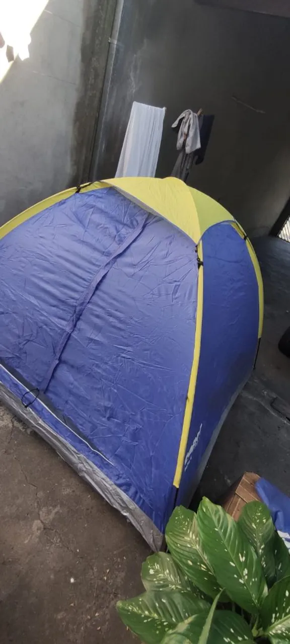 Barraca de Camping Azul e Amarela