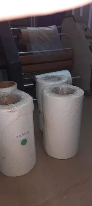 5 ROLOS DE BOPP BRILHO + TERMOLAMINADORA DE BRINDE