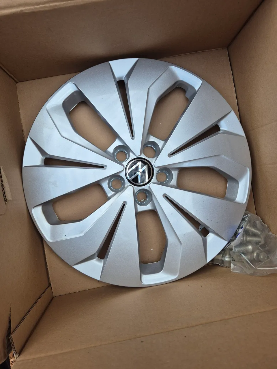 Calota VW - t Cross tem 4 calota e 3 rodas aro 16 ferro