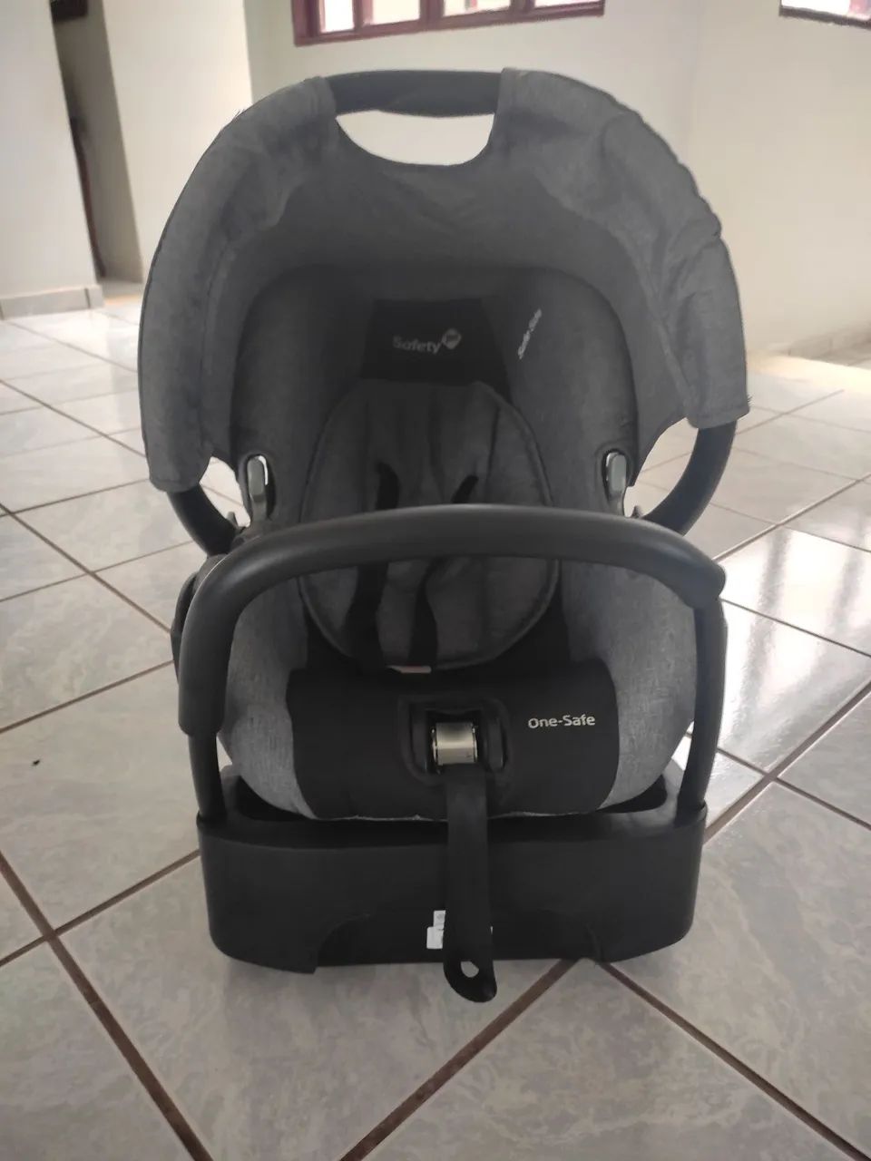 Carrinho com bebê conforto Safety 1st  - Foto 4