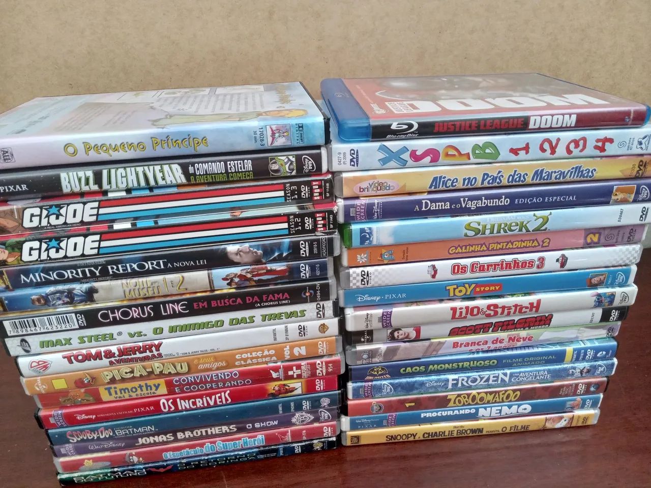 Lote de dvds desenhos variados 