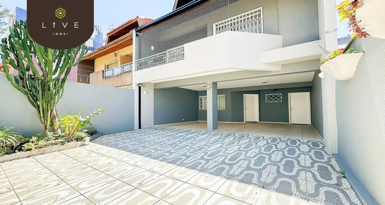 Casa totalmente mobiliada para locação no Água Verde - Residencial ou Comercial!