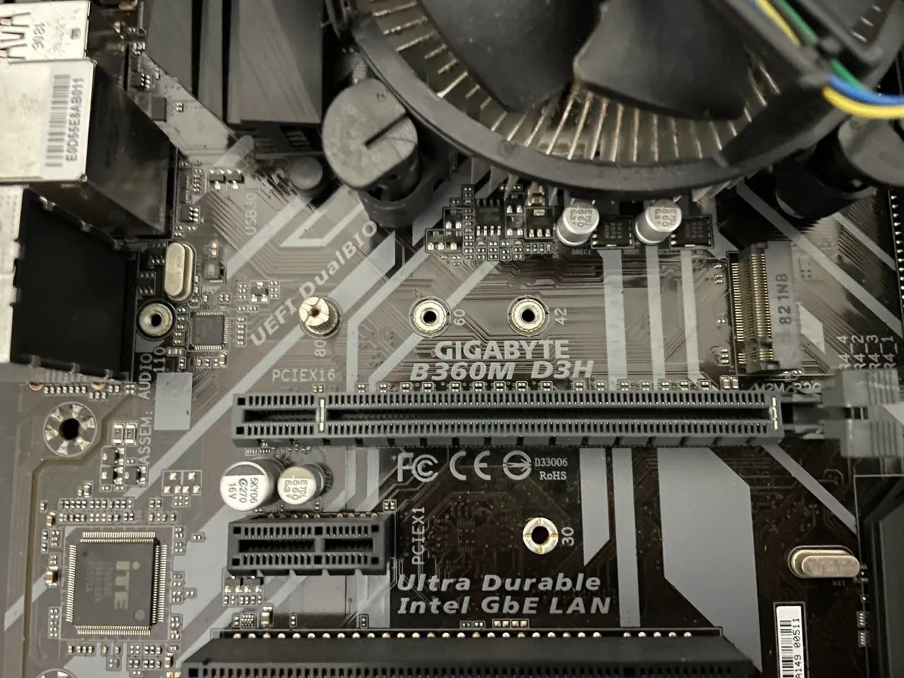 CPU i5 8500 b360 M RAM 16gb CPU i5 8500 b360 M RAM 16gb Intel Core