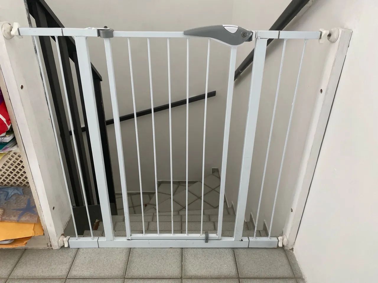 Portão Grade de Segurança para Escada com extensores laterais.