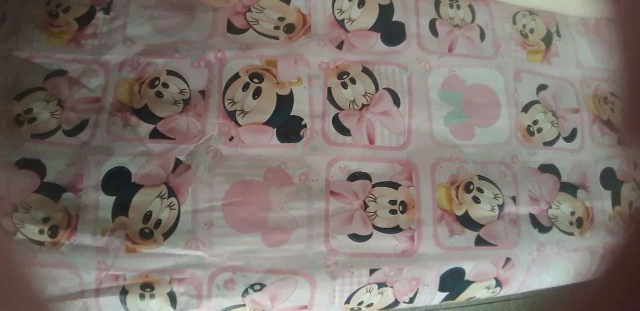 papel de presente(1.00x70) DISNEY princesas ,etc - Foto 5