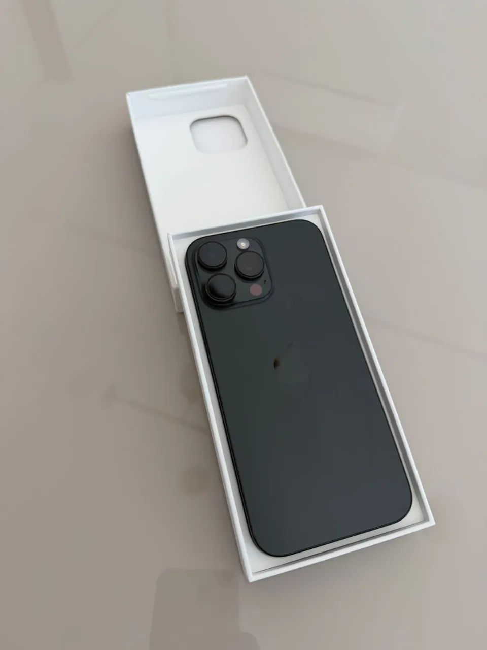 iPhone 16 Pro Max - 256gb - Titanium Black - Preto - 2 meses de