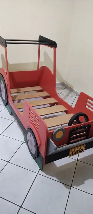 Cama infantil de trator