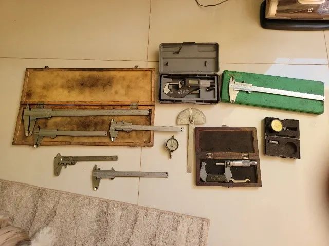 Lote de instrumentos de medição  paquimetro/micrometro - 9 peças 