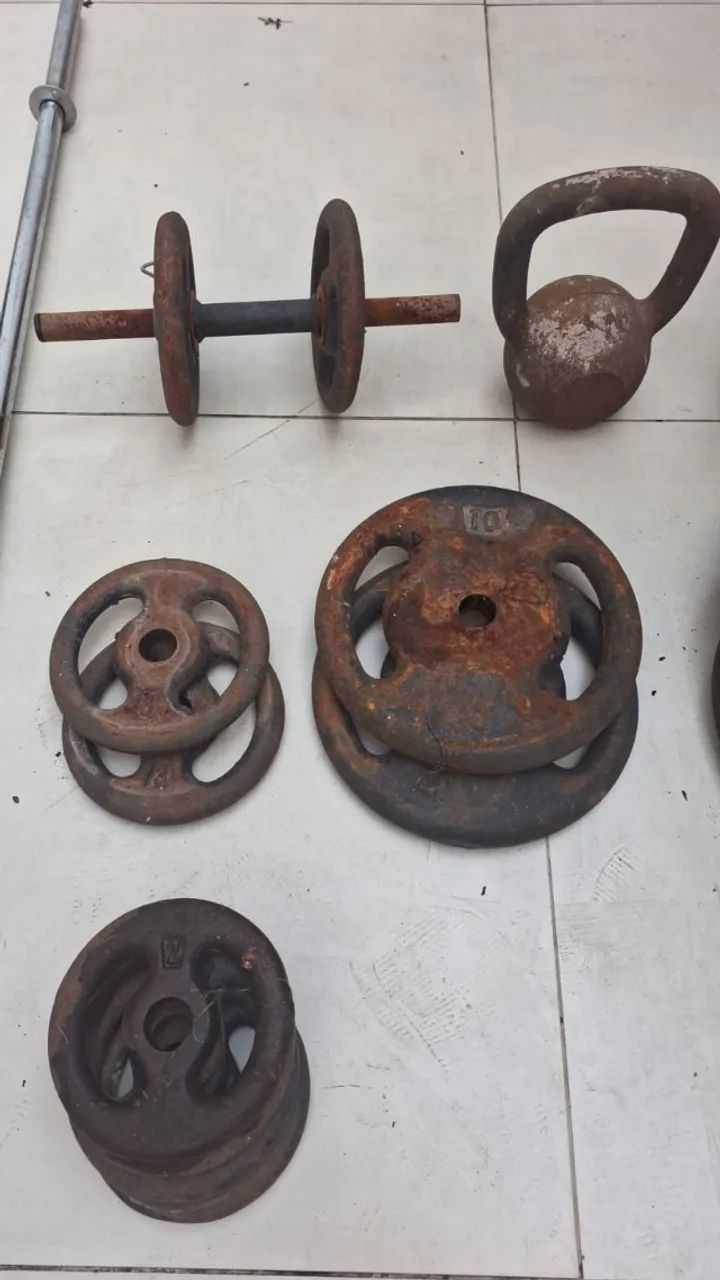 Barra maciça, Anilhas e Kettlebell - Foto 4