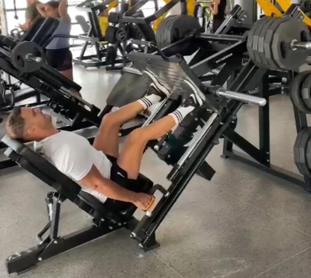 LEG PRESS CARRINHO IMPORTADO!!!  Moderno e de Alta Performance!!!  De altas cargas!!! - Foto 5