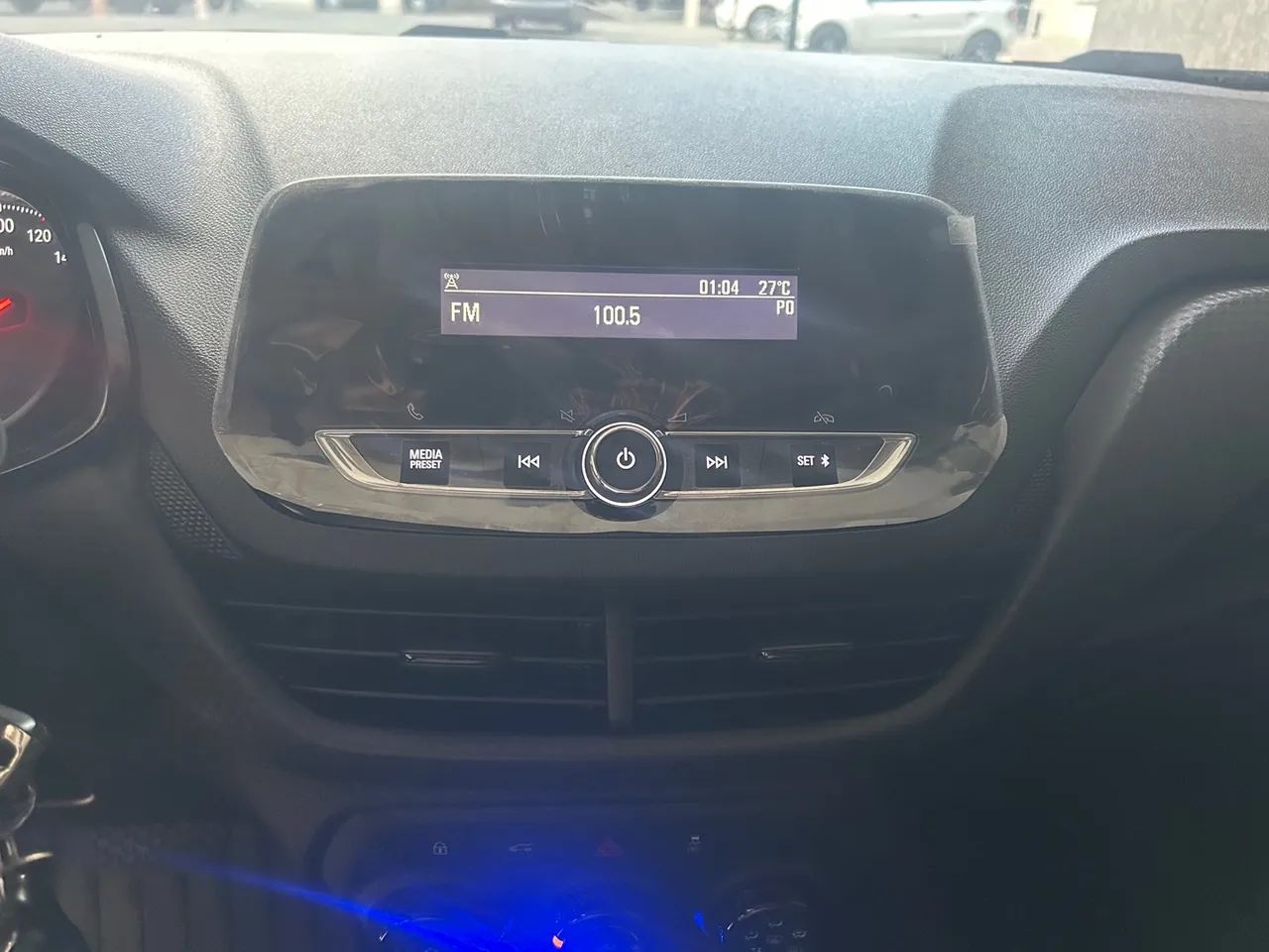 Vendo multimídia original onix 2022