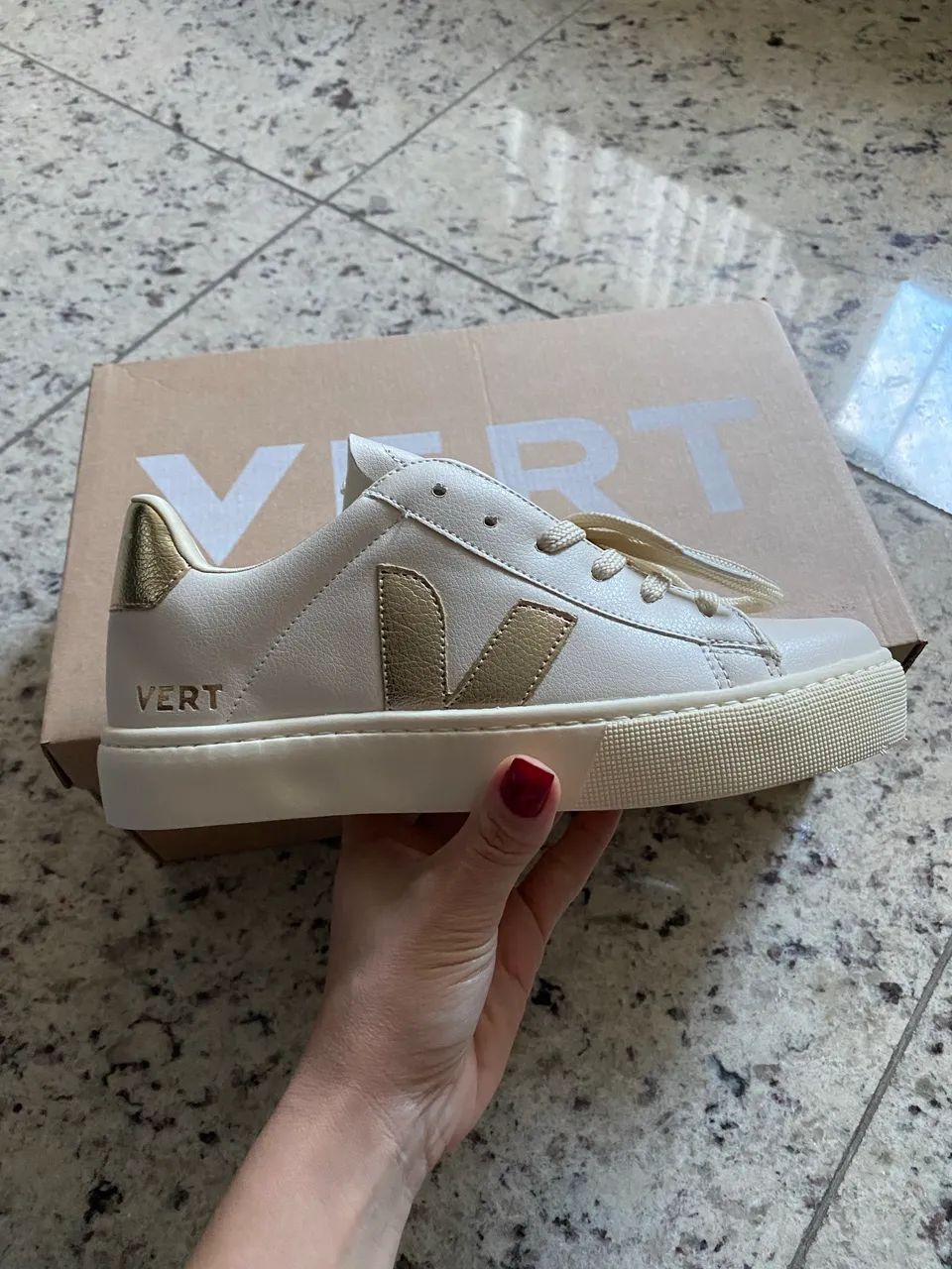 tênis feminino vert de cadarco bege com dourado tamanho 35 novo