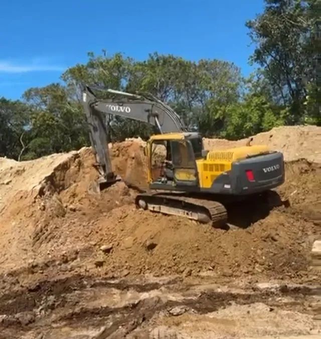 Escavadeira Volvo 2023 EC210 Nova Operacional