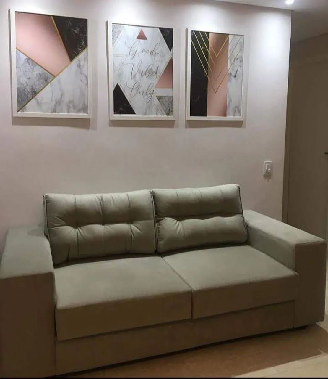 Sofá 2 lugares em suede marrom - Foto 2