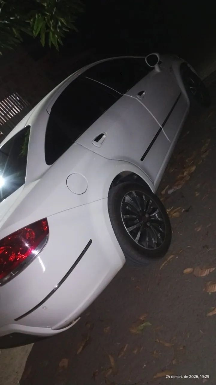 Fiat Linea Absolute 1.9/1.8 Flex Dualogic 4P 2015 - Foto 3
