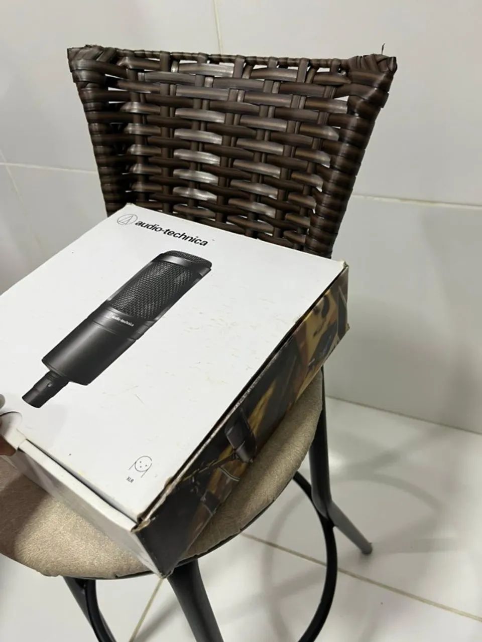 Microfone Condensador Audio-Technica AT2020 Original - Foto 2