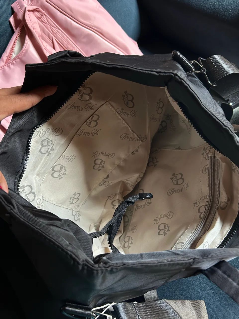 Bolsa esportiva preta  - Foto 4