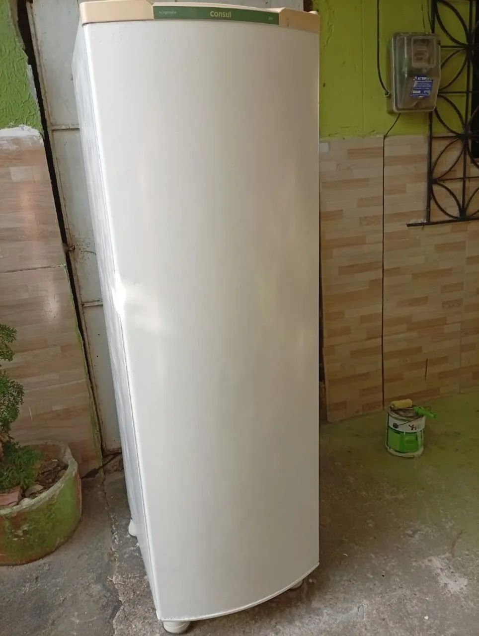 Vende se uma geladeira 