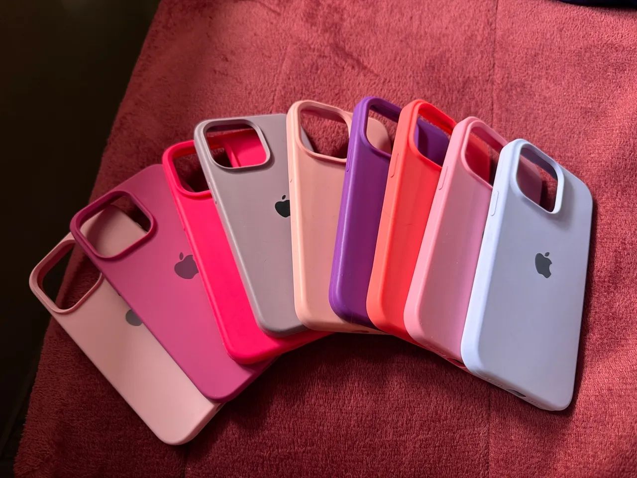 Capinhas do iPhone 15 pro max case seminovas 
