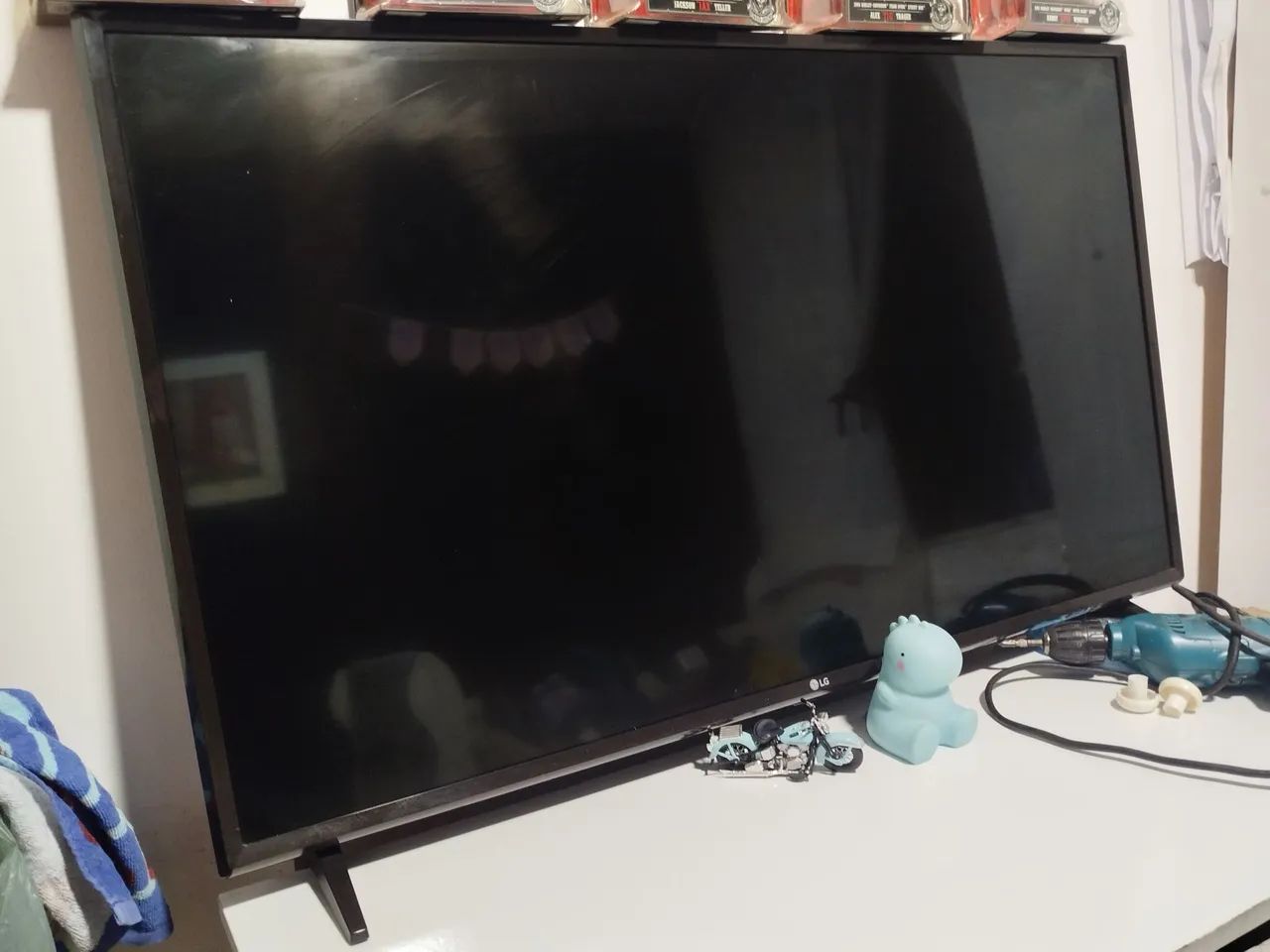 Tv LG 43 quebrada