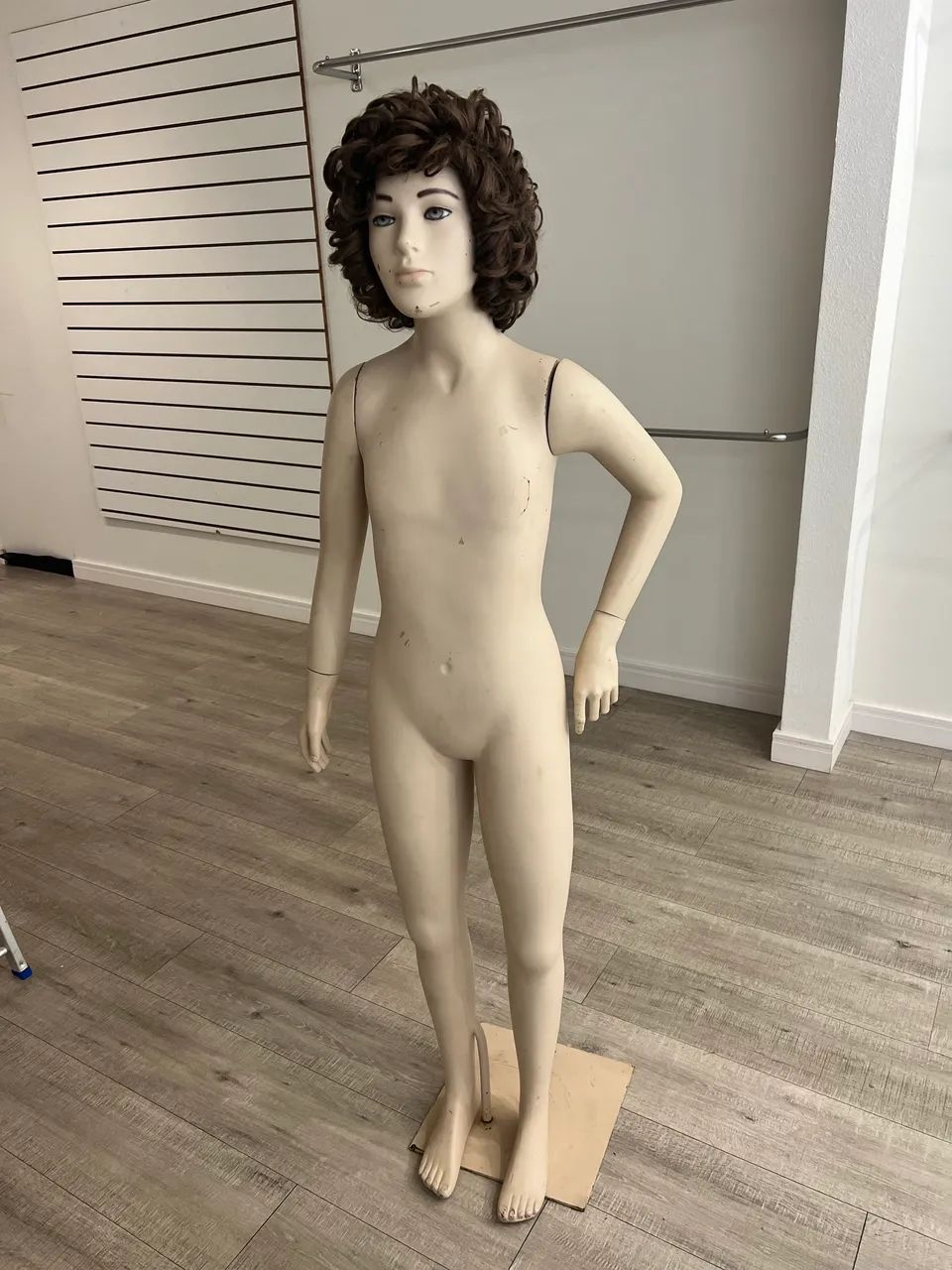 Kit 3 manequins de fibra loja - Foto 4