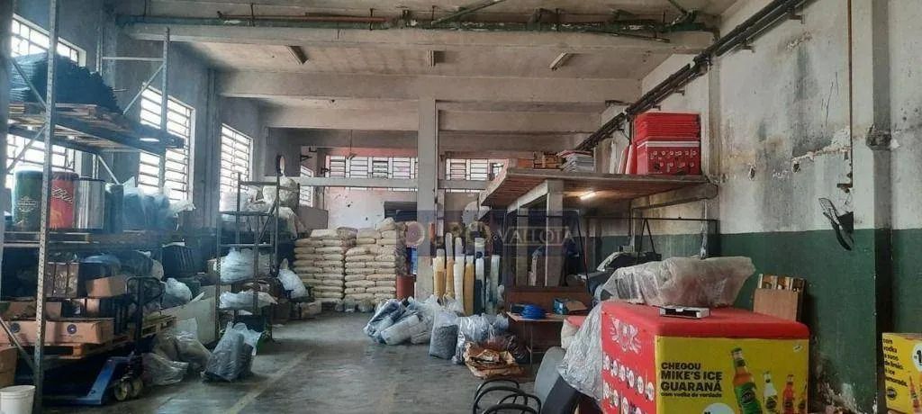 Terreno em Interlagos com 716m² á venda