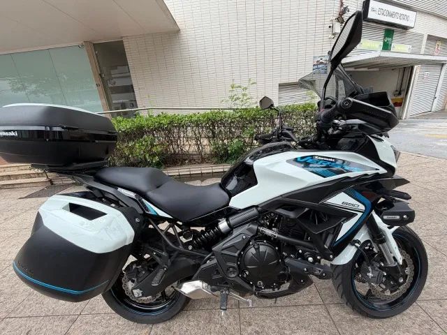  Versys 650 com Baús 