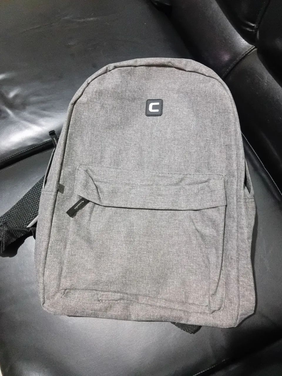 Mochila cinza