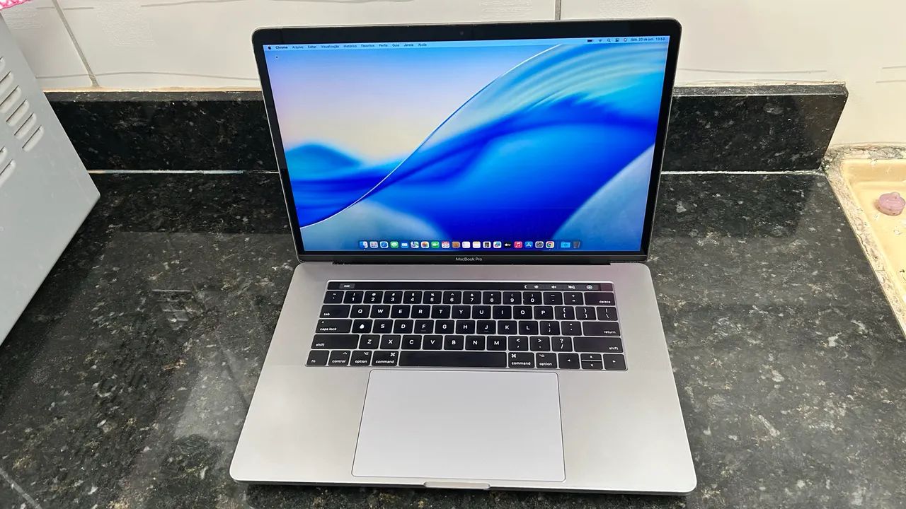 MacBook Pro 15, Intel Core i7, 2017, 16gb Ram, SSD 256gb