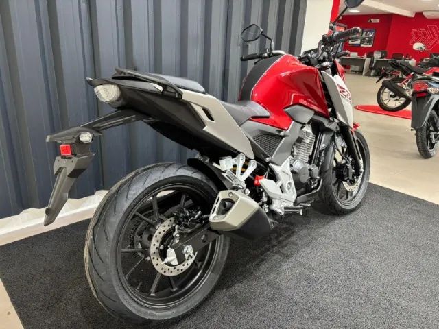 CB 300F ABS - Foto 4