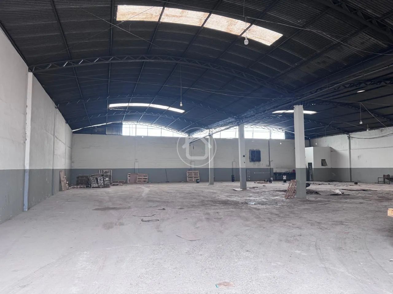 GALPÃO COMERCIAL