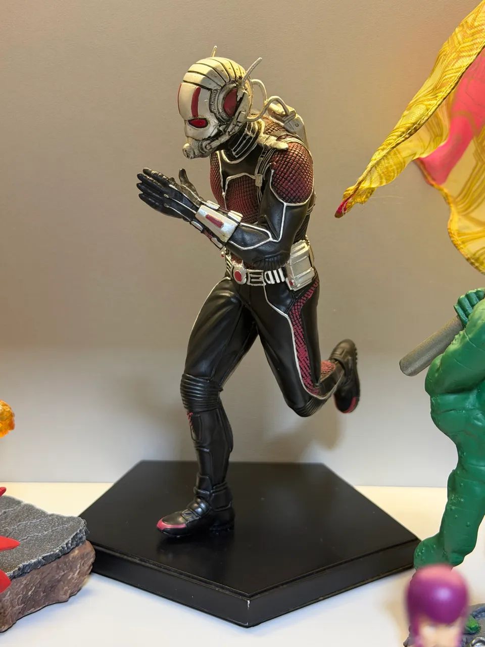 Homem formiga iron studios