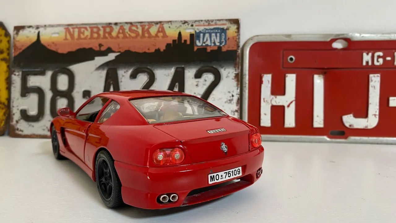 Miniatira Ferrari 456 1/18 - Foto 4