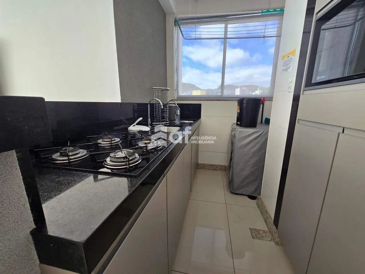 Apartamento mobiliado! 2 quartos, suíte, elevador - Foto 3