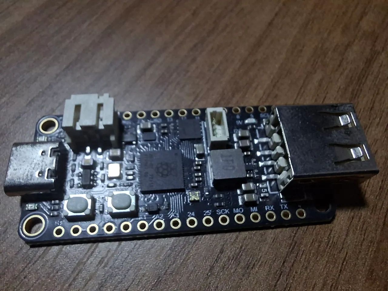 Adafruit Feather RP2040 com USB Type A Host - Foto 3