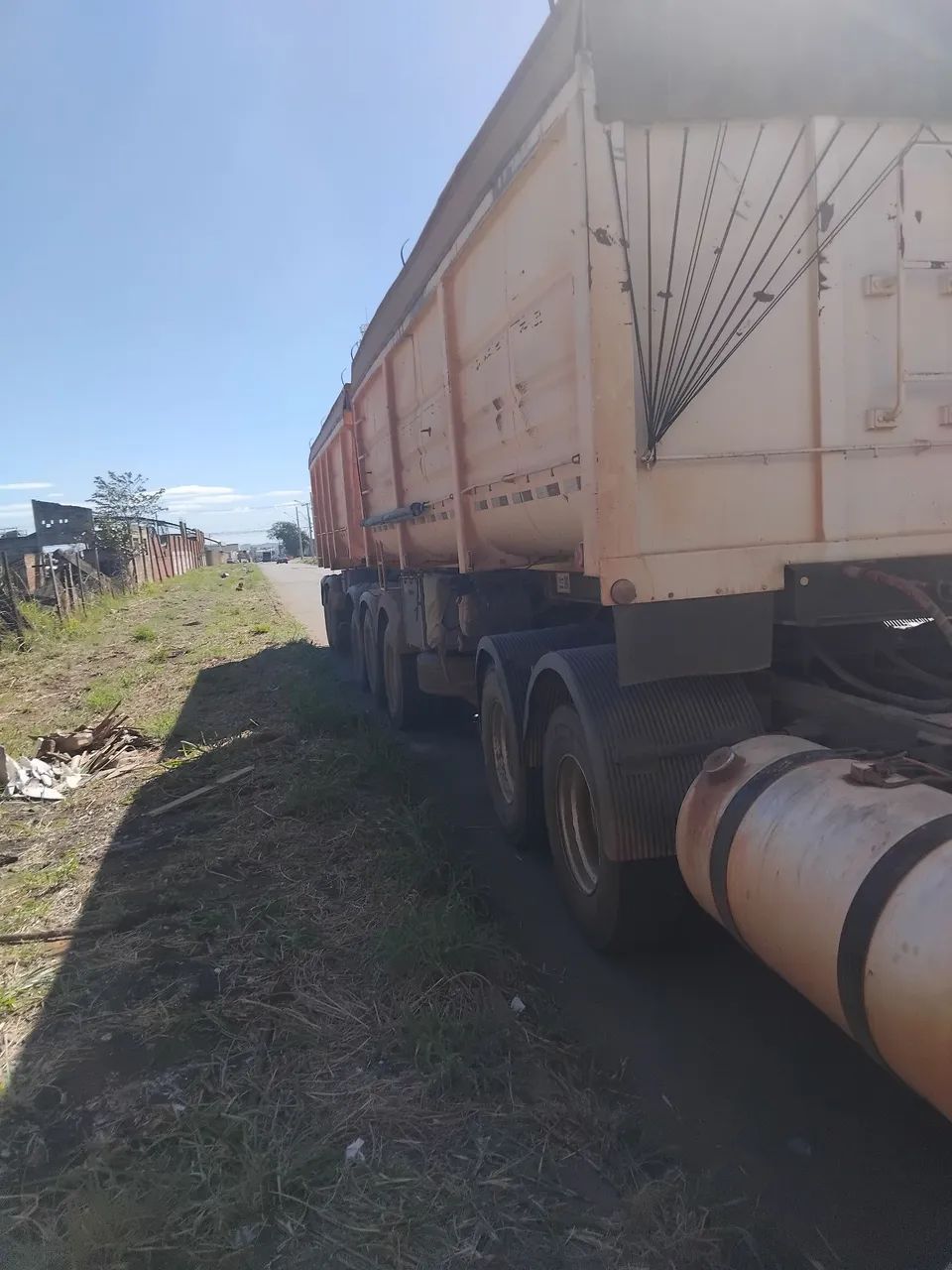 Bicaçamba  librelato 8 eixos documentado 115 mil - Foto 4