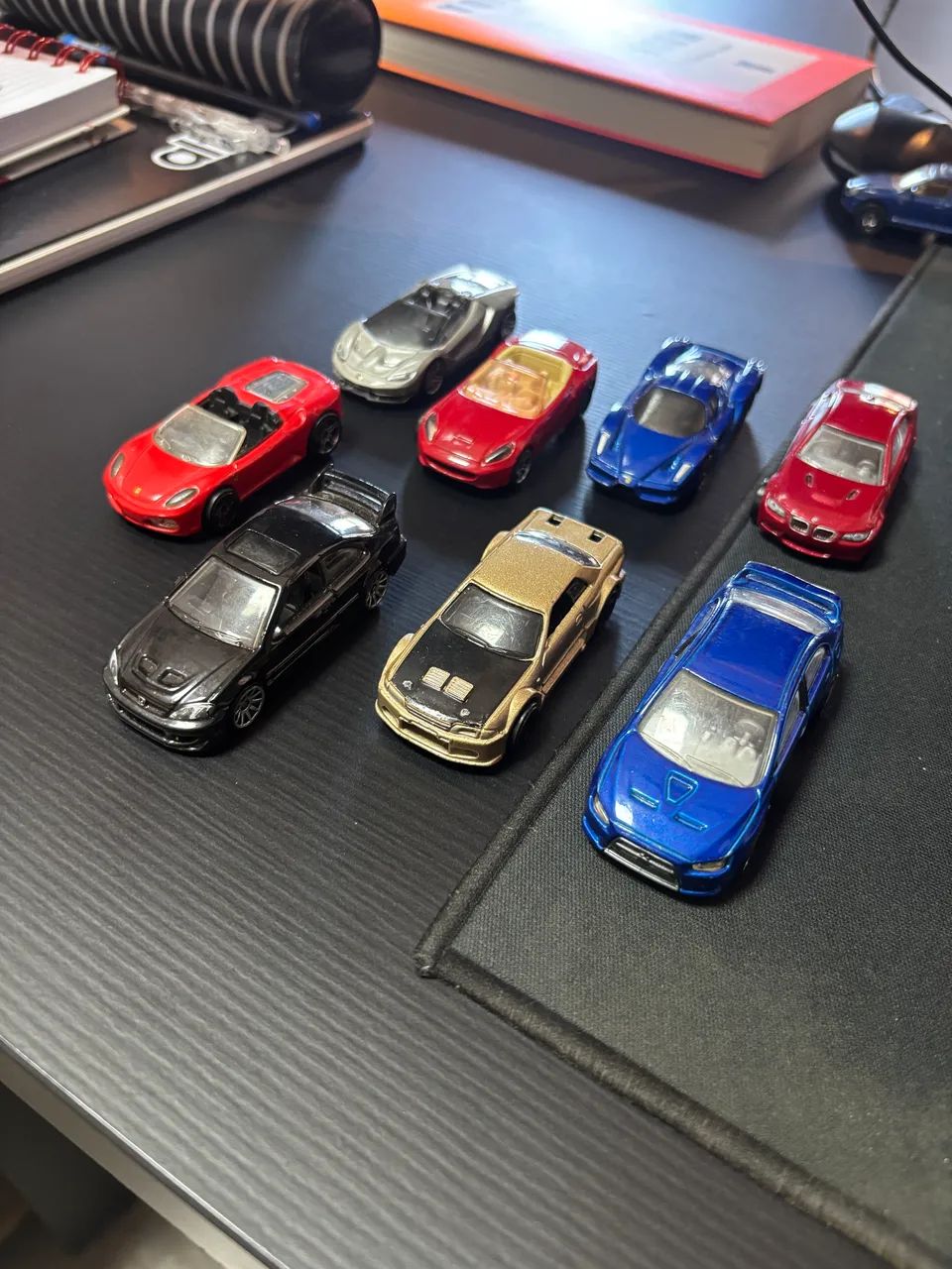 Kit com 8 Hotwheels de coleção 