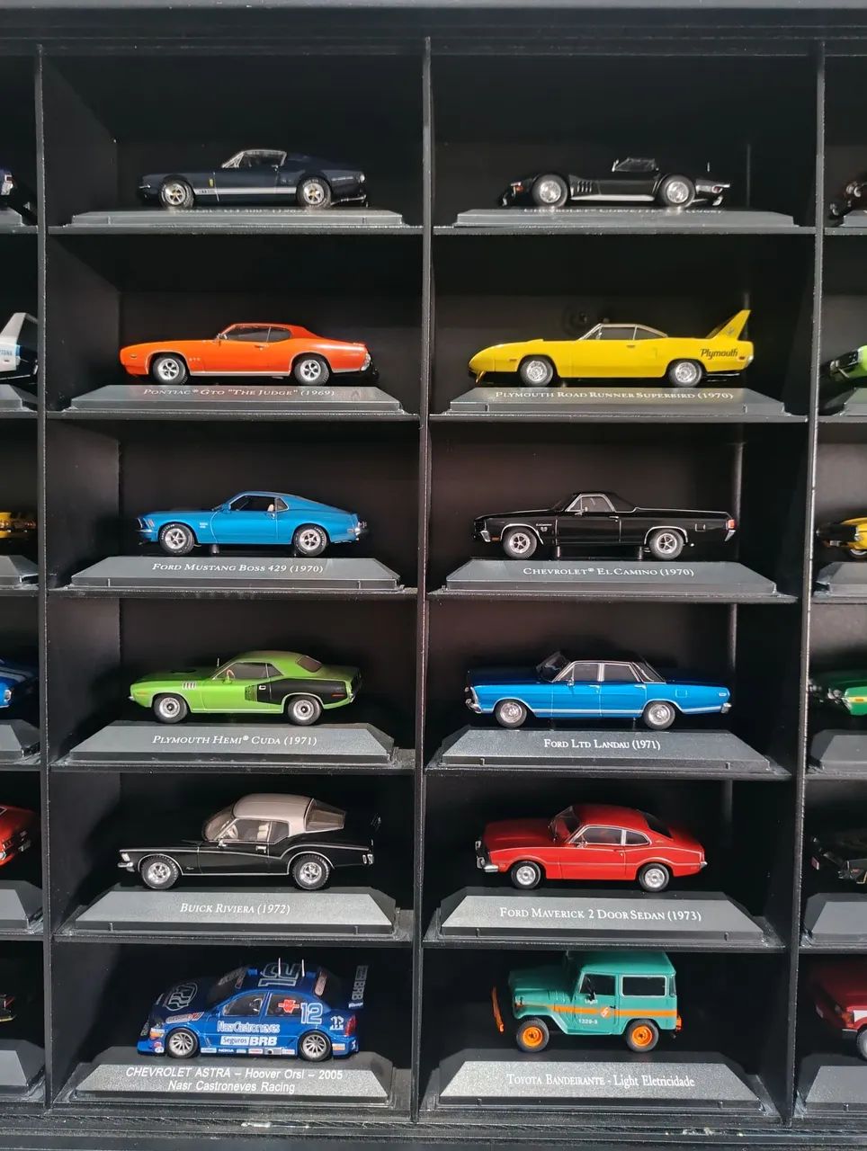 Miniaturas escala 1:43 Clássicos  - Foto 4