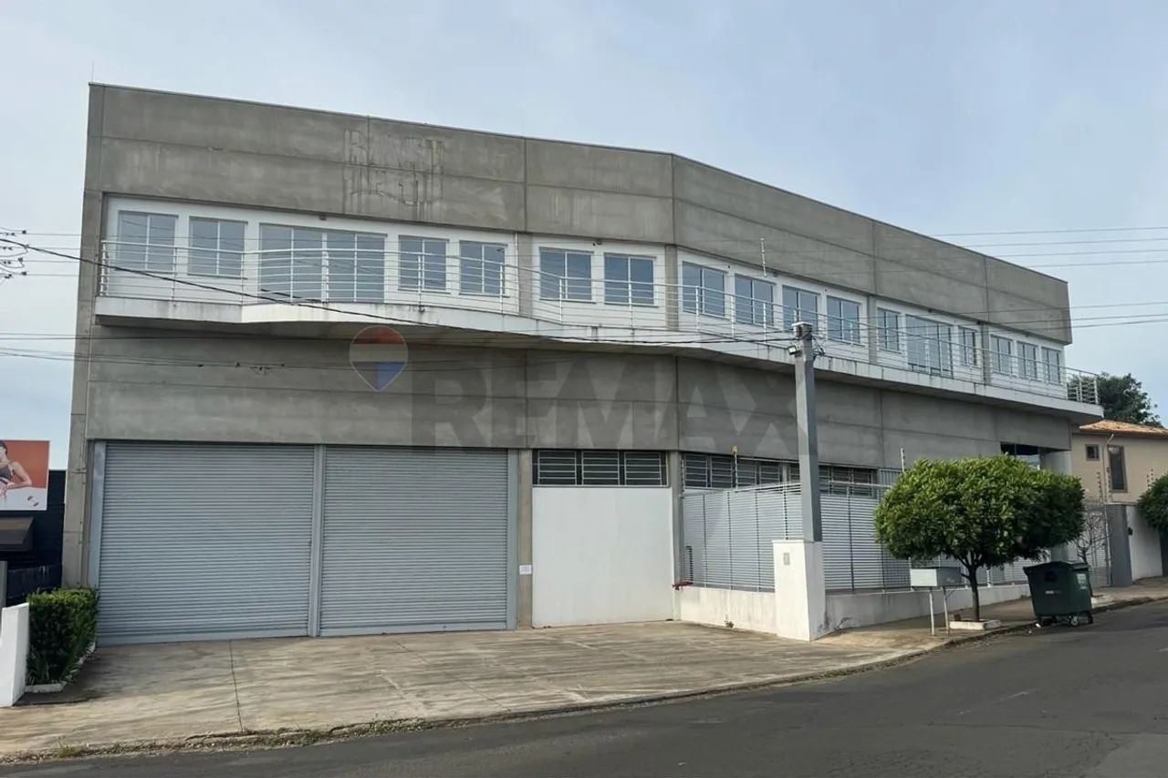 Prédio Comercial/Industrial com 3 Pavimentos, Pé-Direito de 6,20m e Infraestrutura Complet