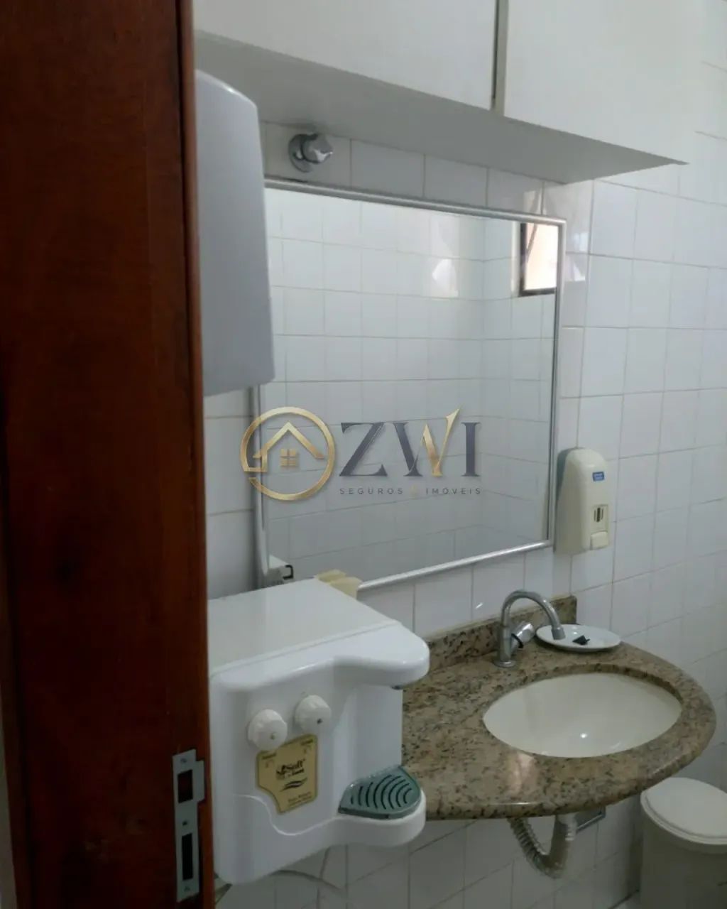 Sala Comercial com 3 cômodos | 94m² à venda na Barra - Foto 4