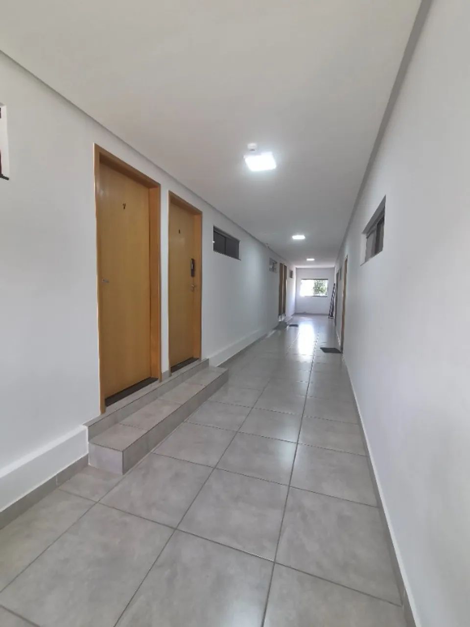 Sala comercial de 45m² em frente ao Carrefour da T-9 - Foto 3