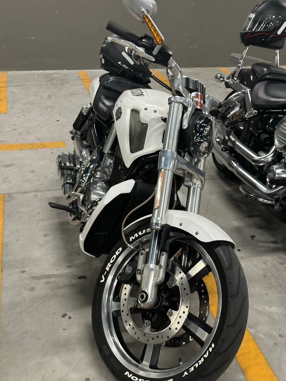 Harley Davidson V-Rod Muscle  - Foto 3