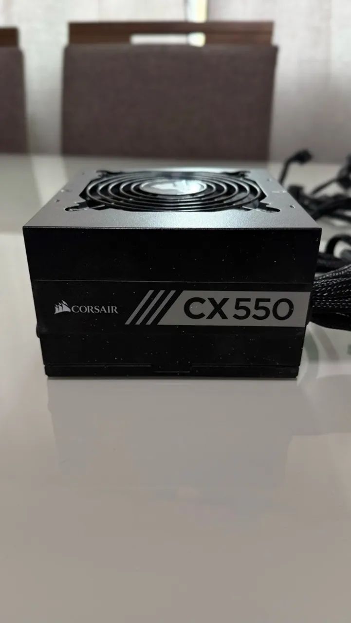 Fonte Corsair CX550 