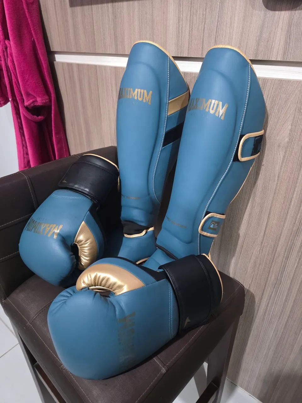 Vendo kit maximum luva 14 e caneleira GG - Foto 2