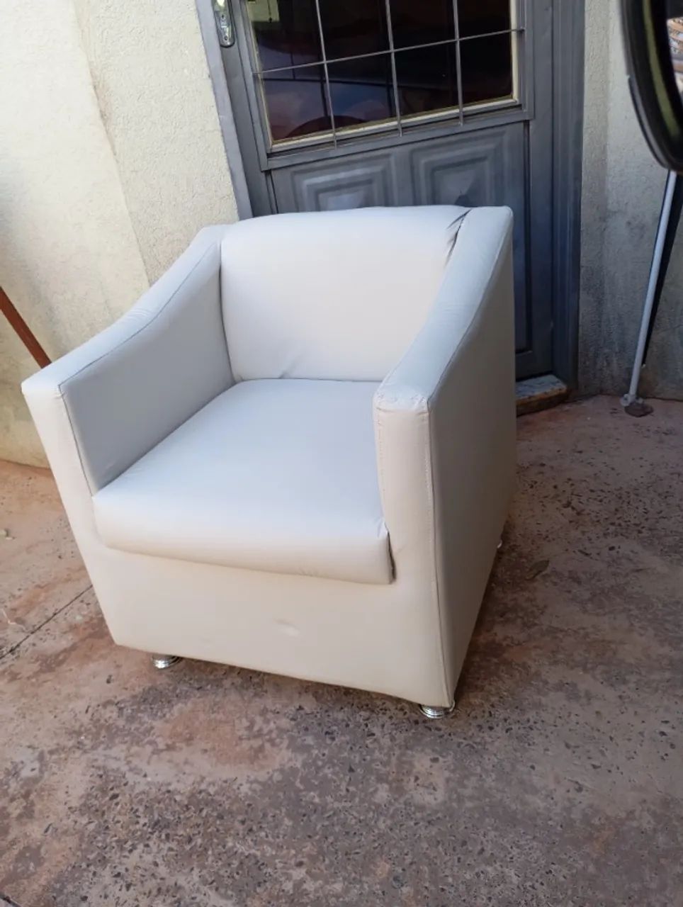 2 Poltronas Novas no Courino na Promoção  - Foto 3