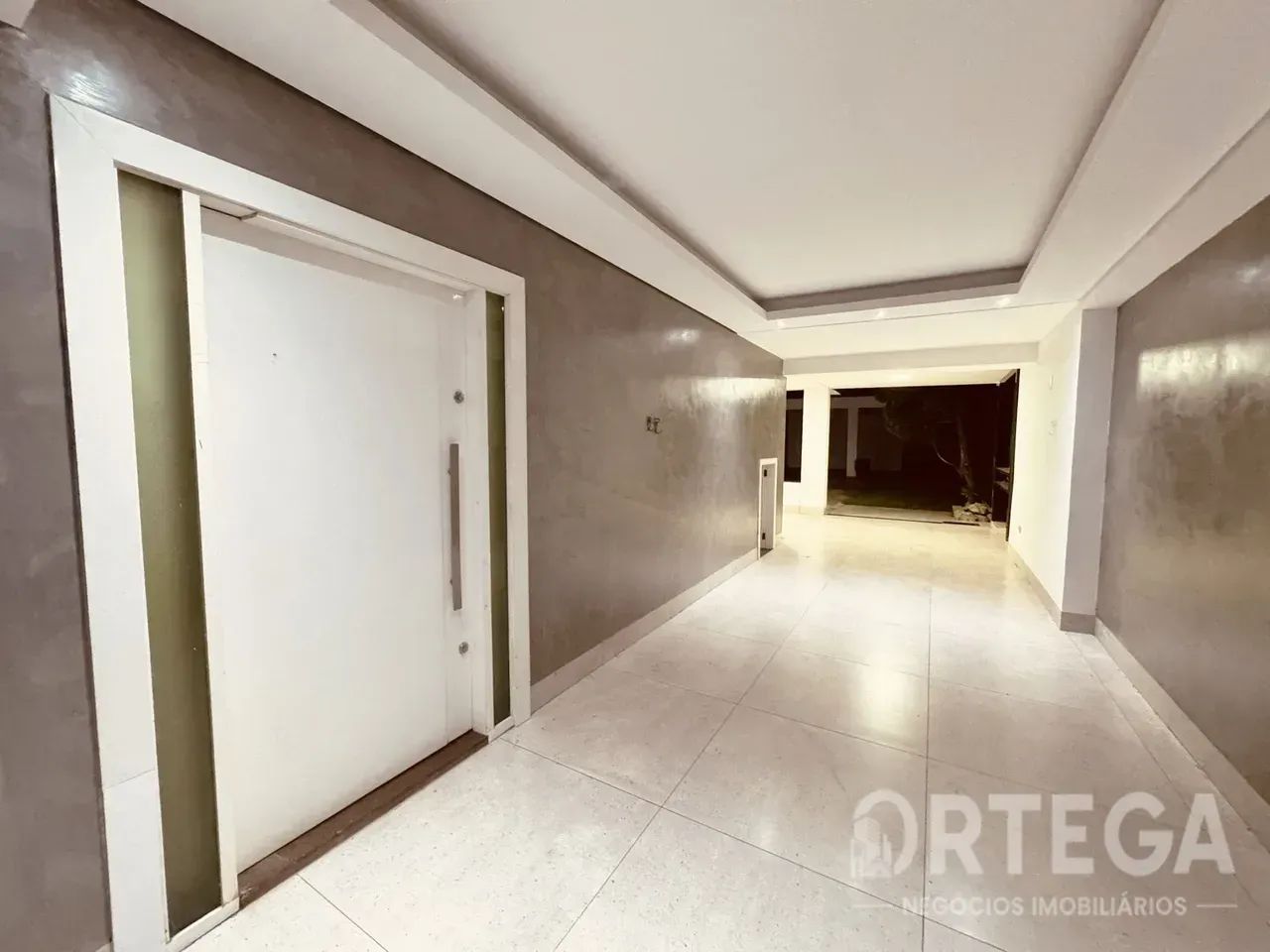 Casa para venda com 5 quartos em  Maringá - PR - Foto 5