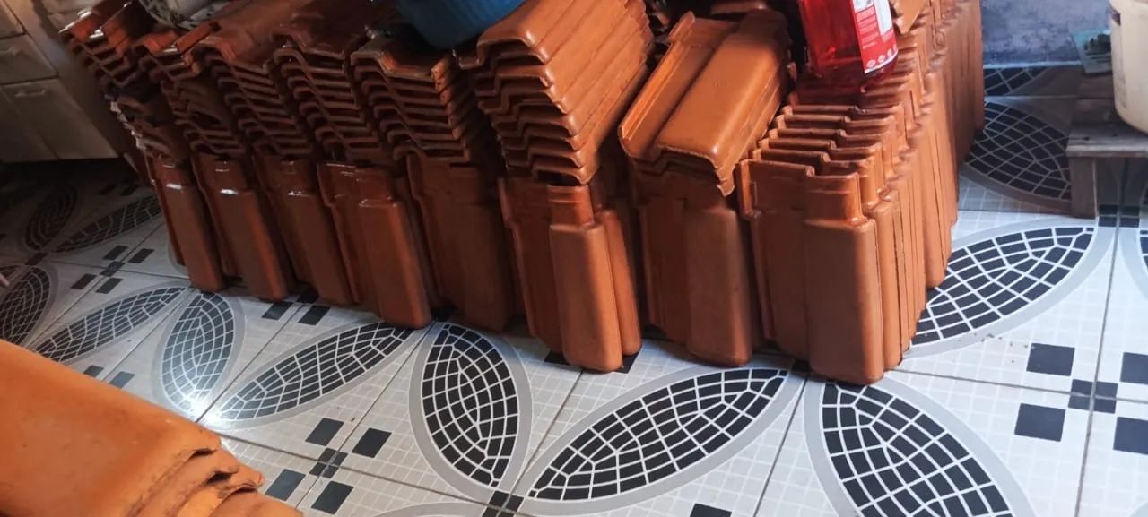 Vendo telhas de barro - Foto 2