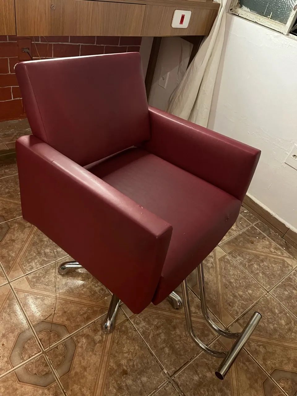Vende-se cadeira de cabeleireiro hidráulica  - Foto 2