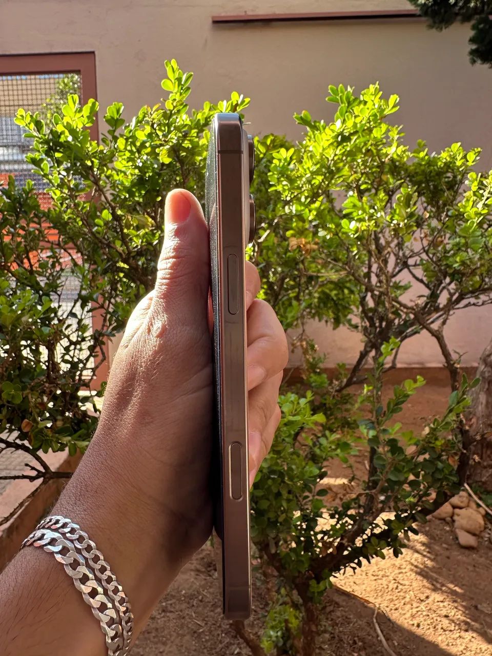 Vendo iPhone 16 pro Max 