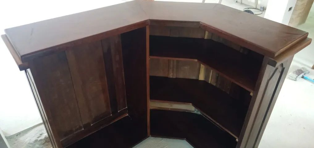 Barzinho em madeira maciça com 3 banquetas - Foto 4